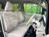 運転席シート廻りは使用感も少なく、良好な状態となっています。丁寧に使われていたことがよくわかりますね。