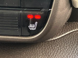 ★【シートヒーター】ボタン一つで座面を暖めてくれるシートヒーター☆長時間の運転も腰の疲れを軽減してくれます♪冬場にも嬉しい装備ですね
