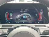 視認性の高いメーターで運転情報を的確に把握できます