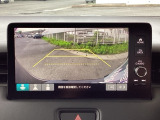 バックモニター付きで、車庫入れやバック時の後方確認をしっかりサポート。モニターに映し出される映像で死角も確認しやすく、狭い場所での駐車や後退時の操作をより安心して行えます。