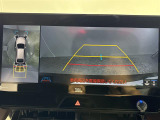 【パノラミックビューモニター】クルマを真上から見下ろした視点で駐車をサポートします!クルマの斜め後ろや真横など、いち早く障害物に気が付くことができます。
