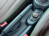 ◆LIBERALAは、輸入車選びの新たなスタイルを提案するインポート・セレクト・ブランドです。オーナー様となる方がクルマから直接感じる感性を第一にした、最良の一台との出会いをコーディネートいたします。