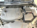 ご納車前に、店舗に併設された整備工場にて点検整備を行います。ボルボ車を熟知したテクニシャンが、ディーラーならではの安心感をご提供致します。