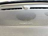 【harman kardon】ハーマンカードンのHi-Fiスペシャリストと共に、モデル別に開発・設計された専用チューニングが臨場感溢れる音響空間を実現しています。