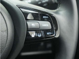 ◆アダプティブクルーズコントロール◆予め設定した車速内でクルマが自動的に加減速。前走車との適切な車間距離を維持しながら追従走行します。【LKAS】車線維持支援システムでステアリング操作を支援。