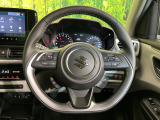 【純正革巻きステアリング】上質な革を使用することで、手にしっかり馴染みとても運転しやすいハンドルです♪