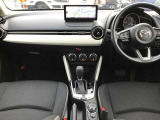 現在のMAZDA車はインパネ配置が視線の動きが少なくなるように設計レイアウトされています☆ひとつひとつの部品からMAZDAの安全に対するこだわりを感じる事が出来ます☆