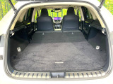【パワーバックドア】スマートキーや運転席のボタンを押すだけでリアゲートが自動で開閉します!荷物を持っている時や、高い位置にあるバックドアを閉める際に便利な機能です♪