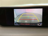バックギアに入れると、このように後方が映し出されます!駐車の際とても安心!便利!最終確認はご自身の目と耳で必ず行ってください!