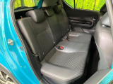 コンパクトカーですが、セカンドシートは十分な広さがあり快適にお乗りいただけます♪シートを倒して大きな荷物を積んだりと、用途の幅が広い1台です。