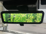 【デジタルインナーミラー】後席の大きな荷物や同乗者で後方が確認しづらい時でも安心!カメラが撮影した車両後方の映像をルームミラー内に表示。クリアな視界で状況の確認が可能です!