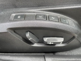【運転席パワーシート】リクライニングからシートリフターまで、スイッチ一つで簡単にシートの微調整が可能!自分に最適なシートポジションにセットして、快適なドライブをお楽しみください。