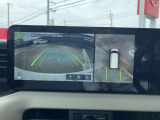 アラウンドビューモニターです☆車の前後左右にカメラがついており駐車時には上から車を見たような画面が見れますので、4方向の状況を確認することができる便利な機能です☆