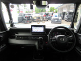 Honda車が初めての方にも扱いやすく分かりやすいインパネ周りと各種スイッチ類です。