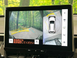 【パノラミックビューモニター】専用のカメラにより、上から見下ろしたような視点で360度クルマの周囲を確認することができます☆死角部分も確認しやすく、狭い場所での切り返しや駐車もスムーズに行えます。
