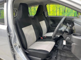 運転席シート廻りは使用感も少なく、良好な状態となっています。前オーナー様が丁寧に使っていたことがよくわかりますね。