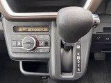 スポーツシフトに入れてマニュアル車感覚の走行が出来ます。山道走行や高速道路の走行に大活躍です★