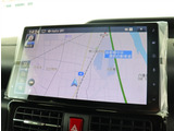 『1台』のお車に対して、3名体制で日々議論を重ね仕入れを行っております。