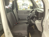 シートはフィット性も良く、楽な運転姿勢を保てます。
