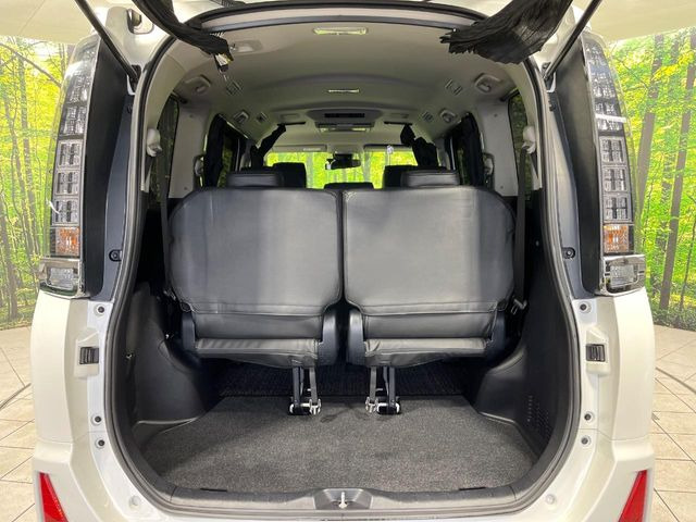 トヨタ ヴォクシー 2.0 ZS 煌II の中古車詳細 (100,590km, ホワイト