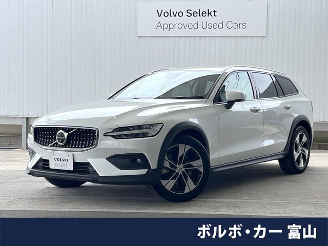 V60クロスカントリー プラス B5 AWD 4WD