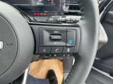 【プロパイロット】高速道でアクセル・ブレーキ・ハンドルをアシスト。運転の負担を軽減します。