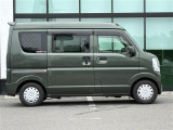 店舗にて現車の確認もいただけますので、お電話で在庫のご確認の上是非ご来店くださいませ。