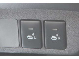運転席と助手席にシートヒーターが付いています。