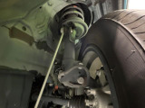 お車を安心してお乗りいただく為には、足回りの定期点検が欠かせません。サービスサポート(有償保証)では無料点検もご提供しており、安心のカーライフをお過ごしいただけるサポート体制が整っています。