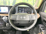 【ステアリングヒーター】冬場に冷たくなりやすい革巻きステアリングを、スイッチ一つで素早く適温に!エアコンよりも早く温まってくれるので、寒い日の運転も快適になりますね♪