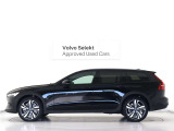 V60CCは、あなたのアクティブなライフスタイルを支えるだけの存在ではありません。都市で過ごす日常から、果てしない好奇心に導かれる冒険の旅まで、あなたの人生のすべての瞬間を輝かせるためのパートナーです。