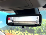 【デジタルインナーミラー】後席の大きな荷物や同乗者で後方が確認しづらい時でも安心!カメラが撮影した車両後方の映像をルームミラー内に表示。クリアな視界で状況の確認が可能です!