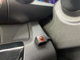 社外ナビ装着車ですが、純正アラウンドビューモニターも使用可能!専用切替ボタンで映像を呼び出せるので、駐車時や狭い道での取り回しをしっかりサポートします♪