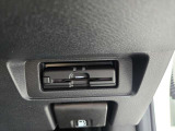 ETCならこんな利点が!!1. キャッシュレスシステムで、現金などを用意する必要無し!2. 料金所をノンストップで通過できます。