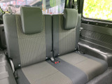 運転席側後部座席