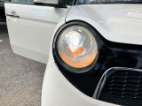 自分の存在を対向車や歩行者へ知らせたり、暗い道を照らしたりなど、夜の運転で重要となるライトです。