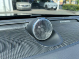 【Bowers & Wilkins】ボルボの上級プレミアムオーディオ。車内空間という特殊な環境に100年以上の伝統を持つイェーテボリ交響楽団の音響を再現した「コンサートモード」を搭載。