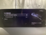 カメラが車線を認識してはみ出しそうになるとステアリングアシストが介入するレーン・キープ・アシストシステムを装備しております。お好みで作動・非作動の設定も可能です。