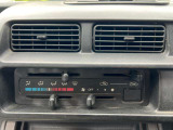 当社の車両は基本的に現状販売となりますので現車確認をお願い致します。遠方で現車確認ができない場合はノークレームノーリターンとなります。また外出が多いのでご来店の際は事前にご連絡をお願いいたします。