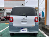 コーナーセンサーを車の前後に装備。障害物までの距離に応じて警告音を変えてお知らせ。縦列駐車時や駐車場・車庫などでの取り回しをサポートします。詳細は販売店スタッフまでおたずねください。