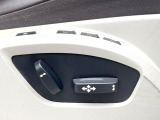 【メモリー機能付きパワーシート】ドライバーごとに設定したシート位置を記憶して、ボタン一つで切り替えできる便利な機能!運転する方が複数名いらっしゃるご家庭におすすめです。