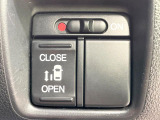 【パワースライドドア】スマートキーや運転席のスイッチでスライドドアの開閉が可能♪電動だから力を入れてドアを開ける必要が無く、小さいお子様でも、重い荷物を持っている時もラクに開け閉めできます♪