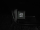 12V電源ソケットを設置しております。周辺機器の充電にご利用頂けます。