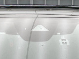 【スマートブレーキサポート】走行中に前方の車両等を認識し、衝突しそうな時は警報とブレーキで衝突回避と被害軽減をアシスト。より安全にドライブをお楽しみいただけます。