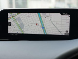 マツダコネクトの8.8インチワイドセンターディスプレイです。『Android Auto』『Apple CarPlay』や独自のコネクテッドサービスに対応したインターフェイスシステムです。