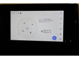 ディスプレイオーディオを装備。スマホとクルマをつなぐことで、これまでのナビに加えて、いろんなサービスが楽しめます。