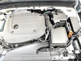 当店の認定中古車(VOLVO APPROVED CAR)はメーカー基準の車齢・走行に応じた内外装・機関の176項目もの項目に厳密な点検を実施。すべての基準を満たした自信を持ってお届けする中古車です。