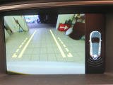 【パークアシスト・カメラ】駐車時に後方がリアルタイム映像で確認できます。大型商業施設や立体駐車場での駐車時や、夜間のバック時に大活躍!運転スキルに関わらず、今や必須となった装備のひとつです!