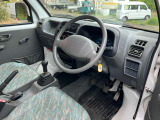 当社の車両は基本的に現状販売となりますので現車確認をお願い致します。遠方で現車確認ができない場合はノークレームノーリターンとなります。また外出が多いのでご来店の際は事前にご連絡をお願いいたします。
