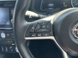 ハンドルスイッチで車両設定・オーディオの選曲や音量調整などが出来、安全性もアップ。